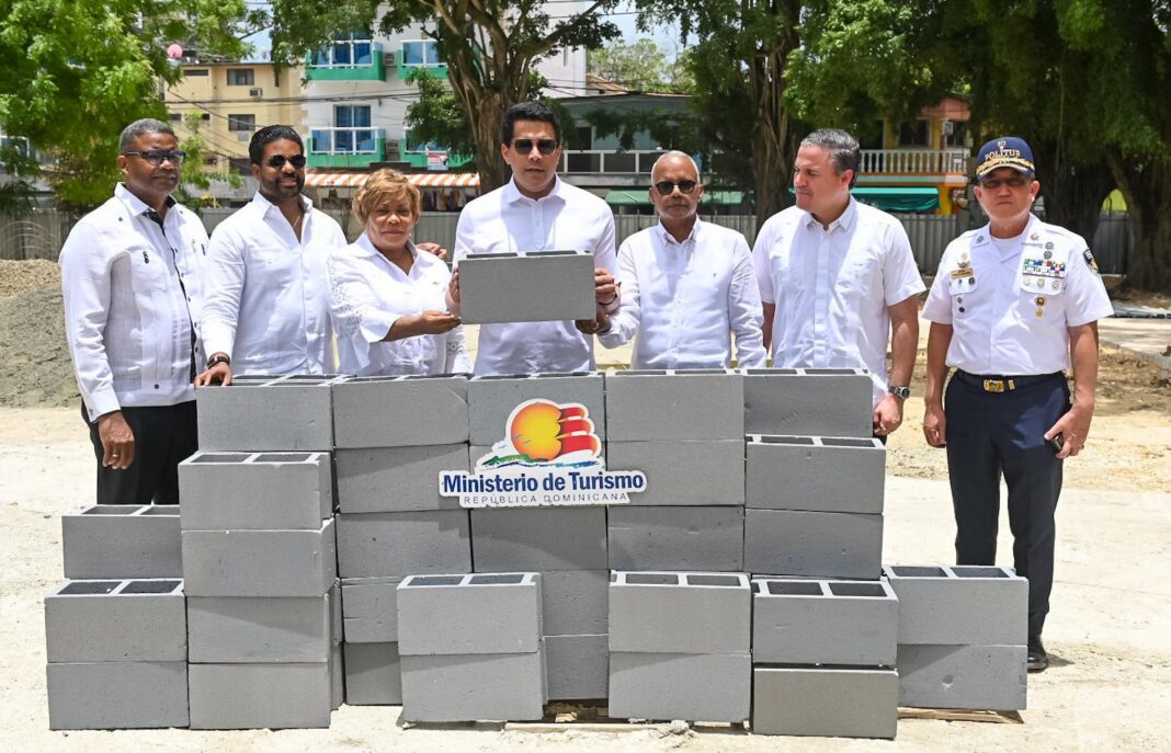 Turismo inicia construcción de malecón y dos parques en Boca Chica