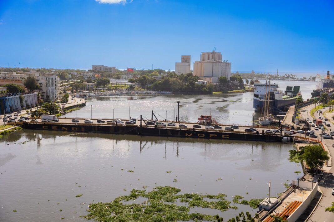 MOPC cerrará temporalmente el Puente Flotante este sábado por paso de embarcación MOPC cerrará temporalmente el Puente Flotante este sábado por paso de embarcación